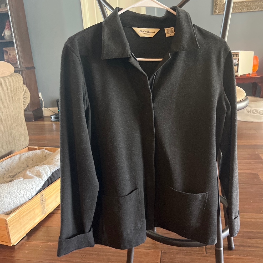Collared zip up outer ware